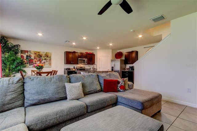 2933 MAIDEN GRASS ISLE, Wesley Chapel, FL 33543