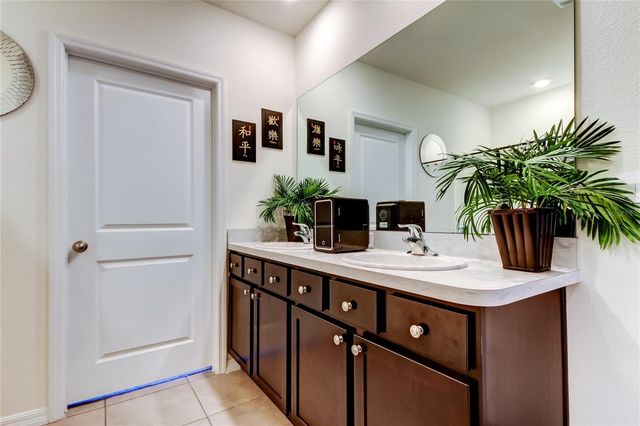 2933 MAIDEN GRASS ISLE, Wesley Chapel, FL 33543