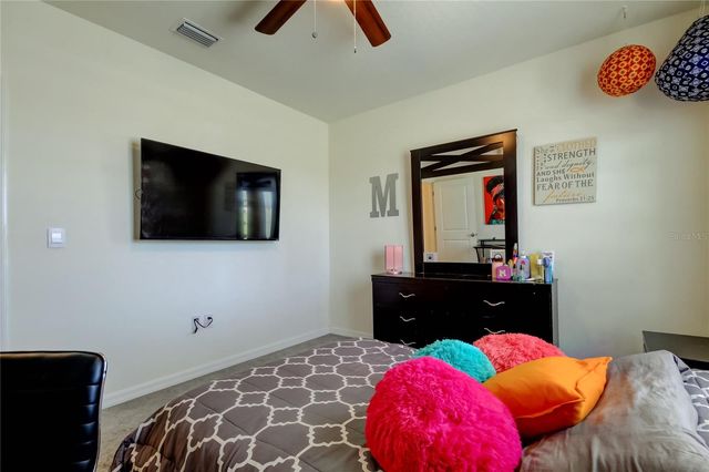 2933 MAIDEN GRASS ISLE, Wesley Chapel, FL 33543