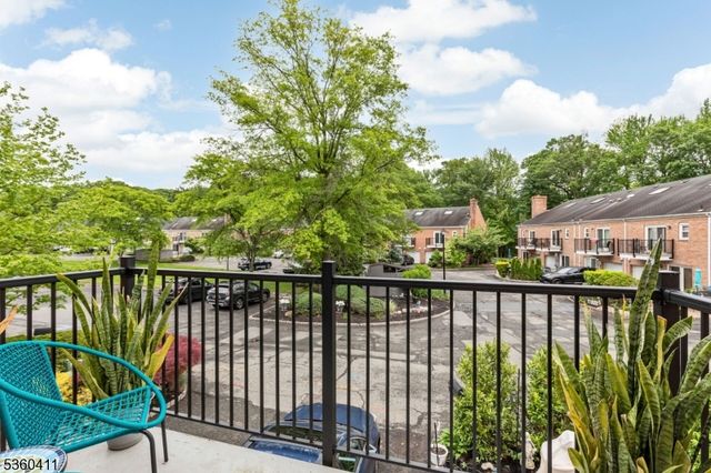 8 Maddaket, Scotch Plains Twp., NJ 07076