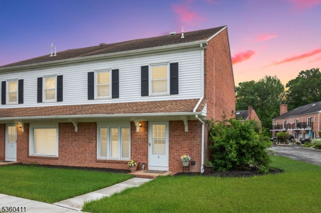 8 Maddaket, Scotch Plains Twp., NJ 07076