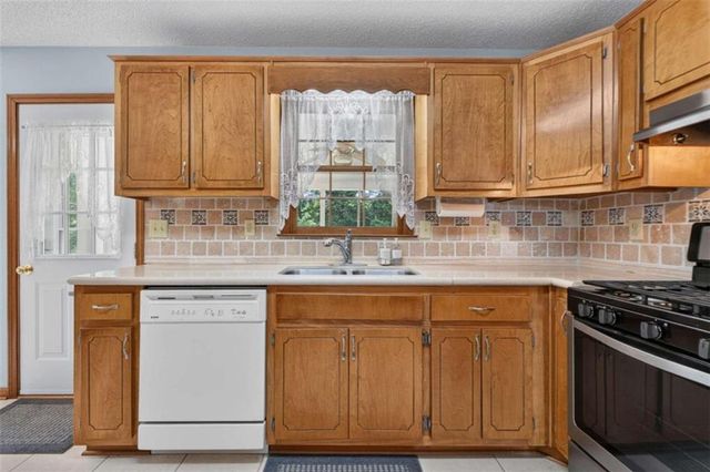 230 Pine Tree Lane, Mcdonough, GA 30252