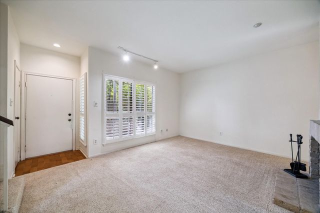 11711 Memorial Drive 203, Houston, TX 77024