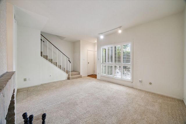 11711 Memorial Drive 203, Houston, TX 77024