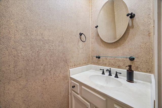 11711 Memorial Drive 203, Houston, TX 77024