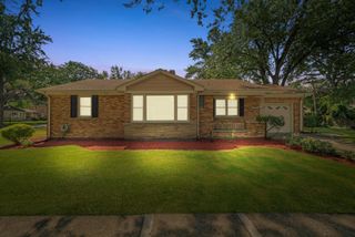 3900 Gilbert Avenue, Western Springs, IL 60558