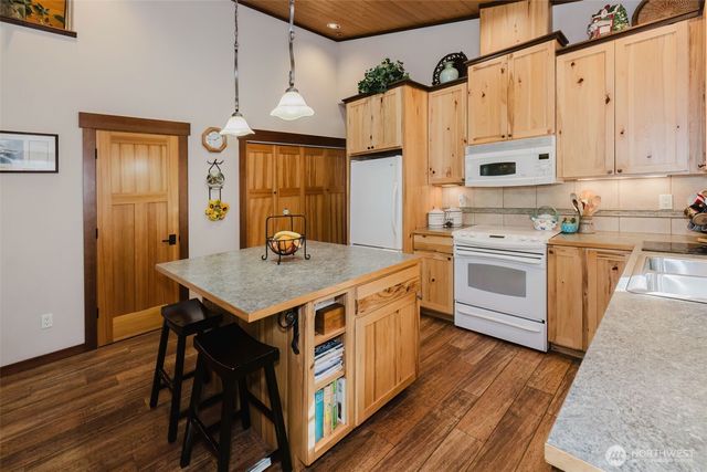 17717 E State Route 3, Allyn, WA 98524