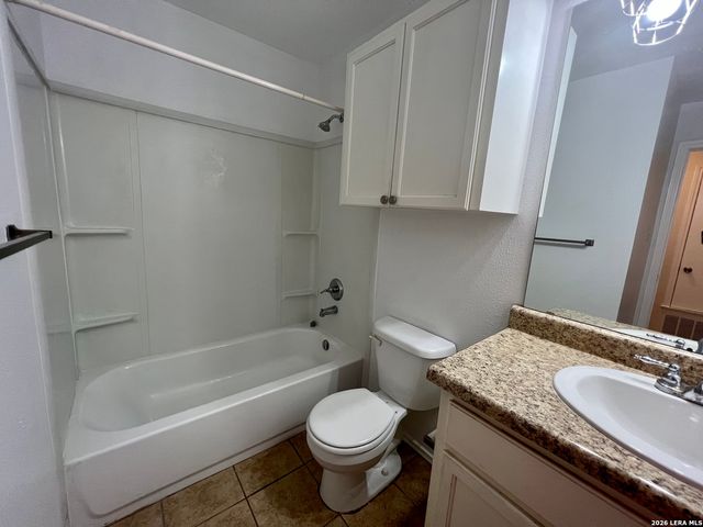 810 Station St Apt 3, Converse, TX 78109
