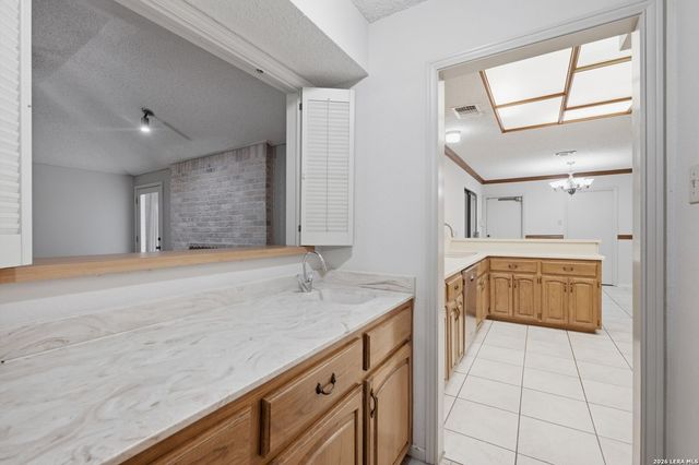 6118 Windy Knoll, Windcrest, TX 78239