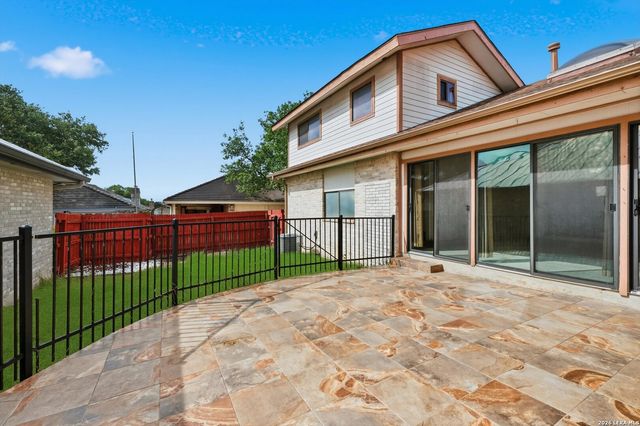6118 Windy Knoll, Windcrest, TX 78239