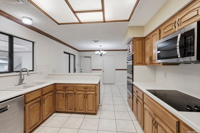 6118 Windy Knoll, Windcrest, TX 78239