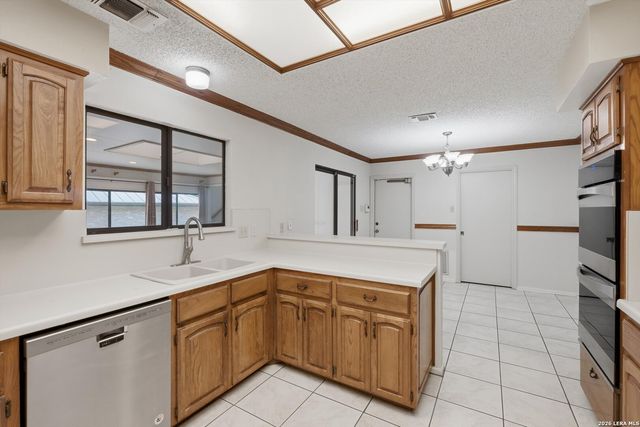 6118 Windy Knoll, Windcrest, TX 78239