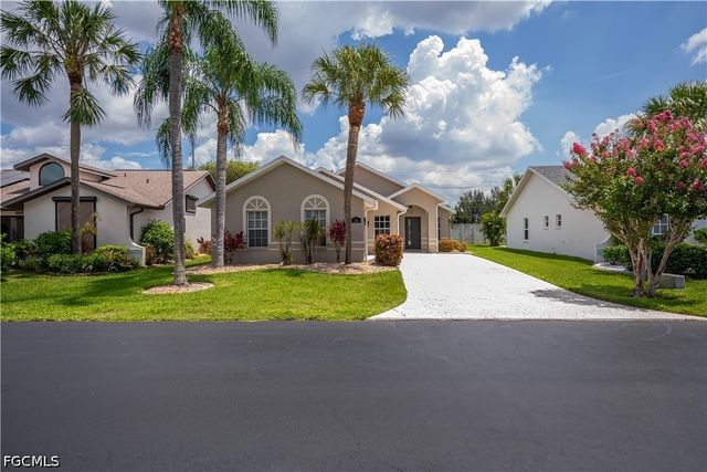3718 SABAL SPRINGS BLVD, North Fort Myers, FL 33917