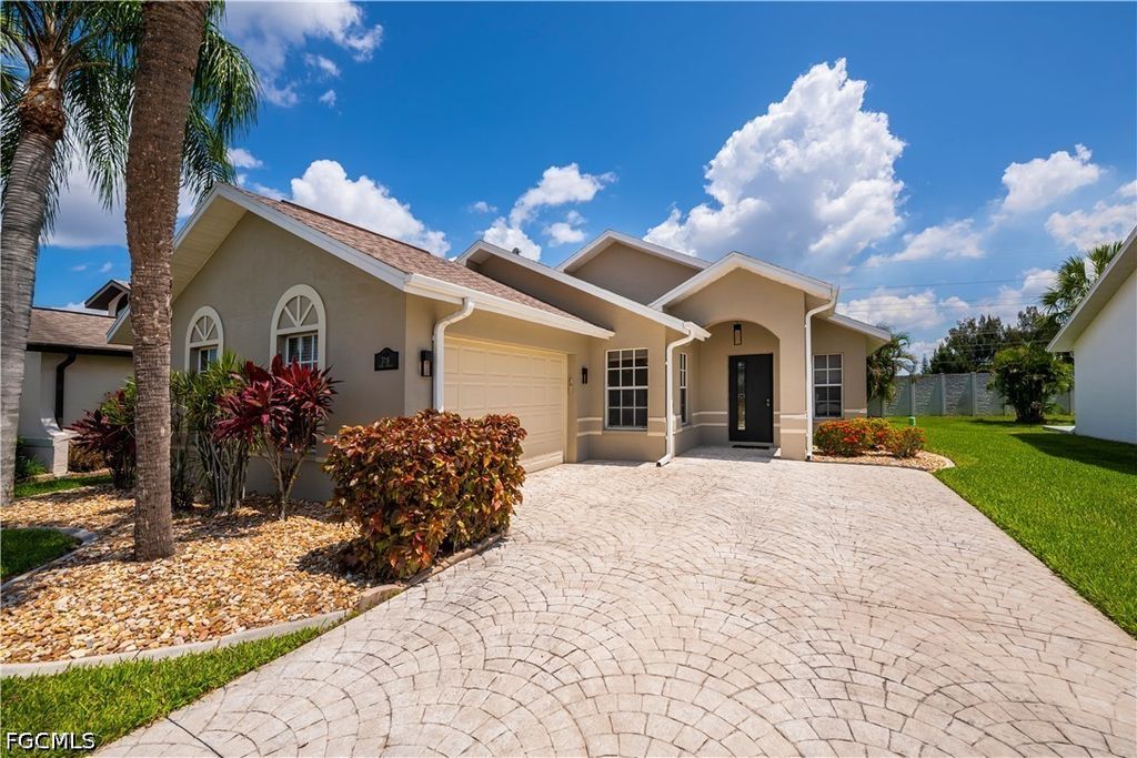 3718 SABAL SPRINGS BLVD, North Fort Myers, FL 33917