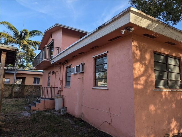 1853 Taft Street, Hollywood, FL 33020