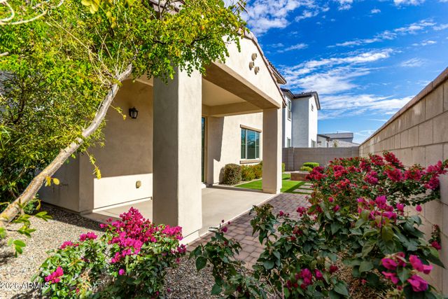 9243 E SECTOR Drive, Mesa, AZ 85212