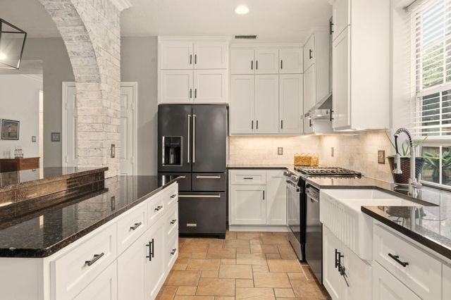 60 W Twinberry Place, The Woodlands, TX 77381