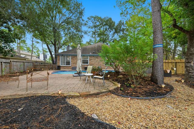 60 W Twinberry Place, The Woodlands, TX 77381