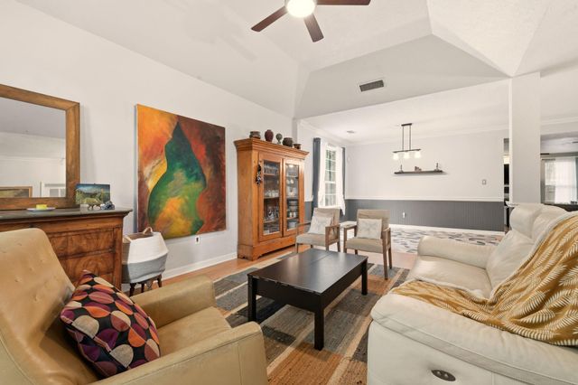 60 W Twinberry Place, The Woodlands, TX 77381