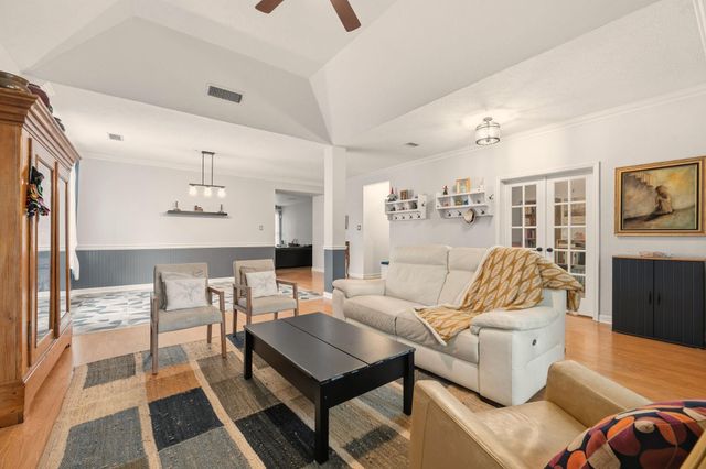 60 W Twinberry Place, The Woodlands, TX 77381