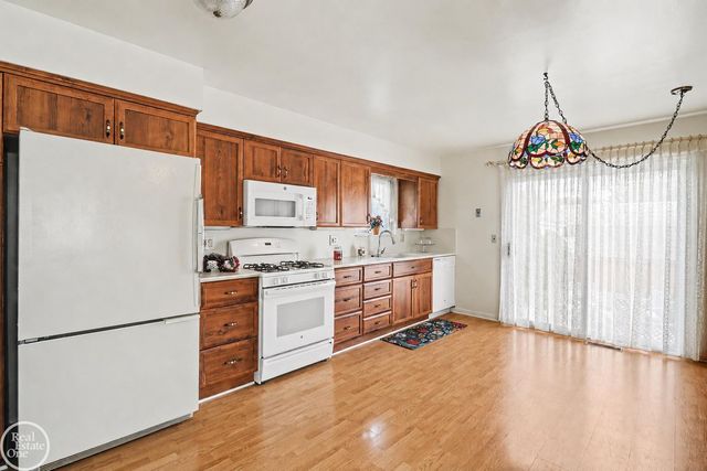 6181 N Bankle Court, Dearborn Heights, MI 48127