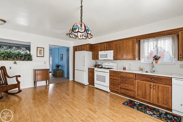 6181 N Bankle Court, Dearborn Heights, MI 48127