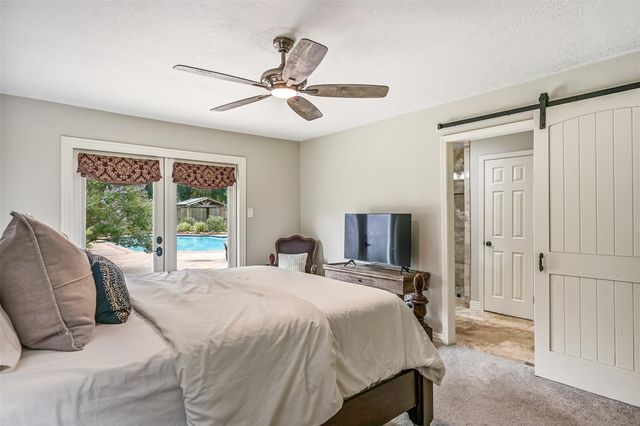 705 W Edgewood Drive, Friendswood, TX 77546
