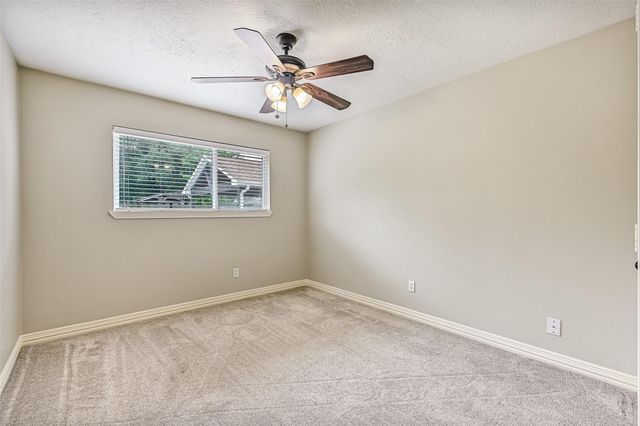 705 W Edgewood Drive, Friendswood, TX 77546