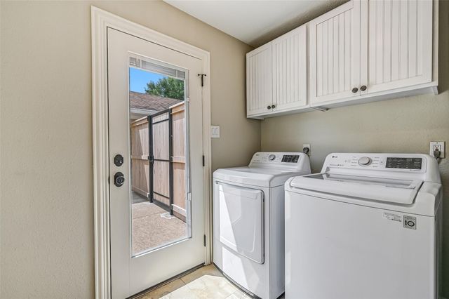 705 W Edgewood Drive, Friendswood, TX 77546