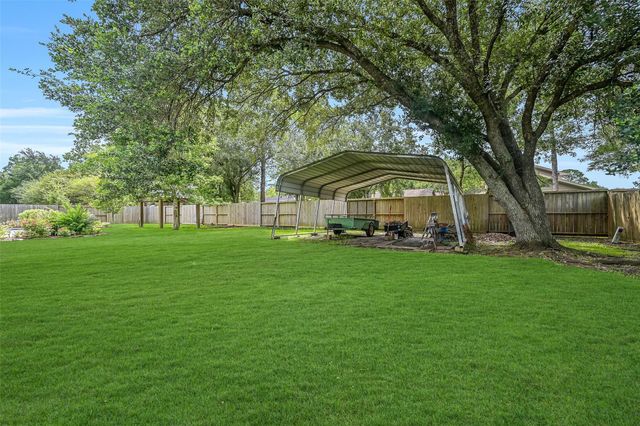 705 W Edgewood Drive, Friendswood, TX 77546