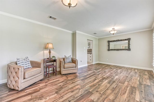 705 W Edgewood Drive, Friendswood, TX 77546