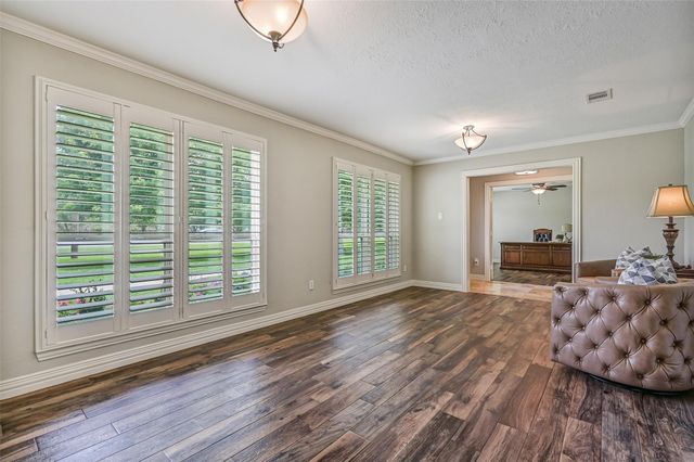 705 W Edgewood Drive, Friendswood, TX 77546