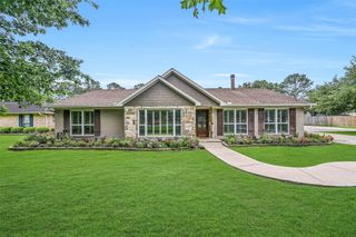 705 W Edgewood Drive, Friendswood, TX 77546