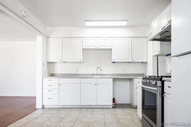 3416 winlow st, San Diego, CA 92105