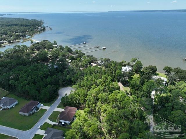 5564 Kailey Rd, Milton, FL 32583