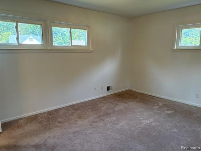 32223 Woodbrook Drive, Wayne, MI 48184