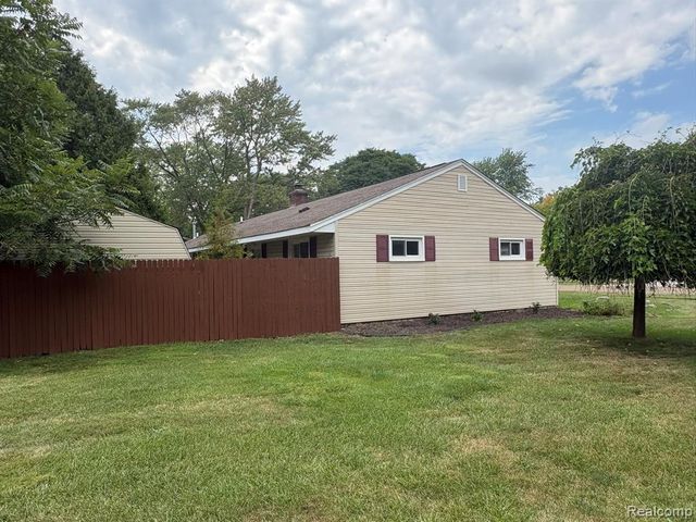 32223 Woodbrook Drive, Wayne, MI 48184