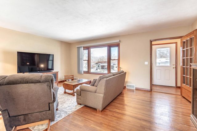 410 E Saint Charles Avenue, Fergus Falls, MN 56537