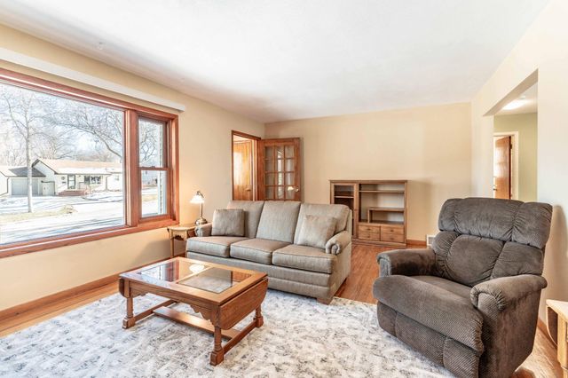 410 E Saint Charles Avenue, Fergus Falls, MN 56537