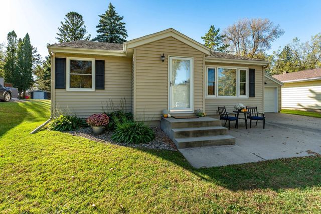 410 E Saint Charles Avenue, Fergus Falls, MN 56537