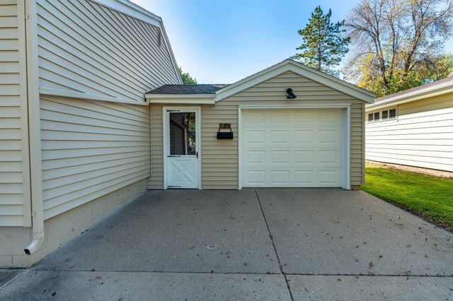 410 E Saint Charles Avenue, Fergus Falls, MN 56537