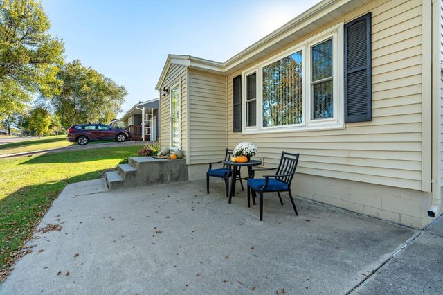 410 E Saint Charles Avenue, Fergus Falls, MN 56537