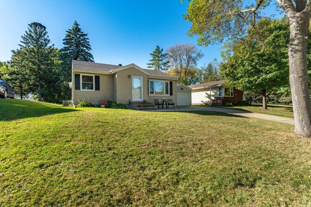 410 E Saint Charles Avenue, Fergus Falls, MN 56537