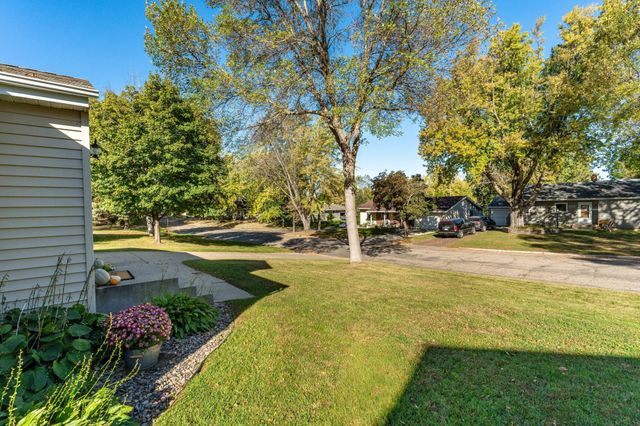 410 E Saint Charles Avenue, Fergus Falls, MN 56537