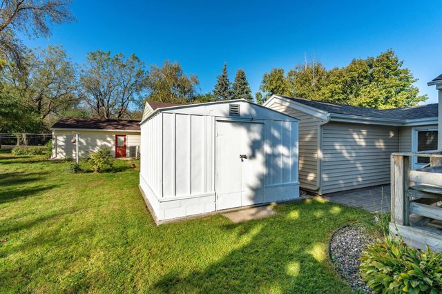 410 E Saint Charles Avenue, Fergus Falls, MN 56537