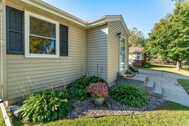 410 E Saint Charles Avenue, Fergus Falls, MN 56537