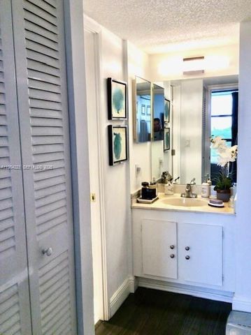3701 N Country Club Drive 504, Aventura, FL 33180