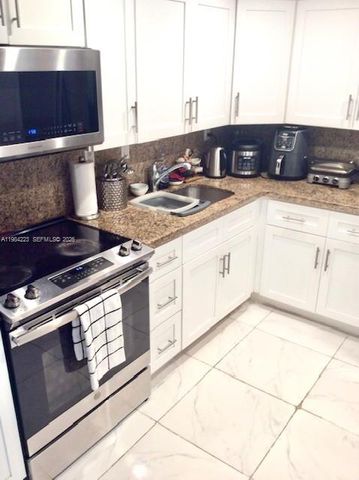 3701 N Country Club Drive 504, Aventura, FL 33180