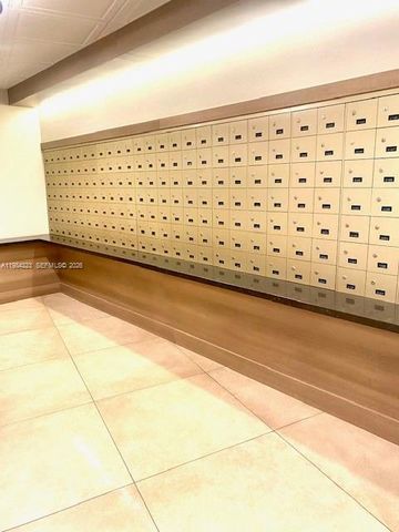 3701 N Country Club Drive 504, Aventura, FL 33180