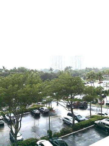 3701 N Country Club Drive 504, Aventura, FL 33180